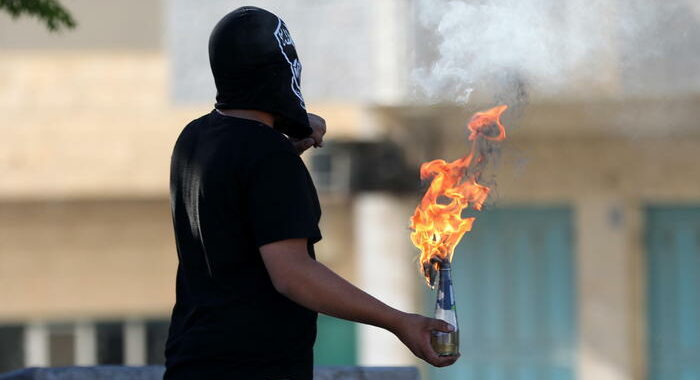 Gaza: lanciati nuovi palloni incendiari,4 roghi in Israele