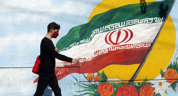 Iran: ha votato Khamenei, al via le elezioni presidenziali