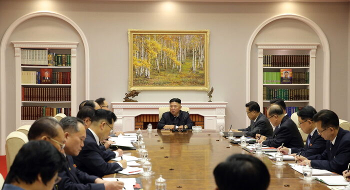 Kim, con gli Usa prepariamoci al dialogo e allo scontro