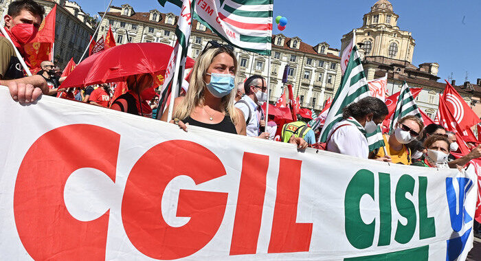 Landini, sbagliato usare licenziamenti ora
