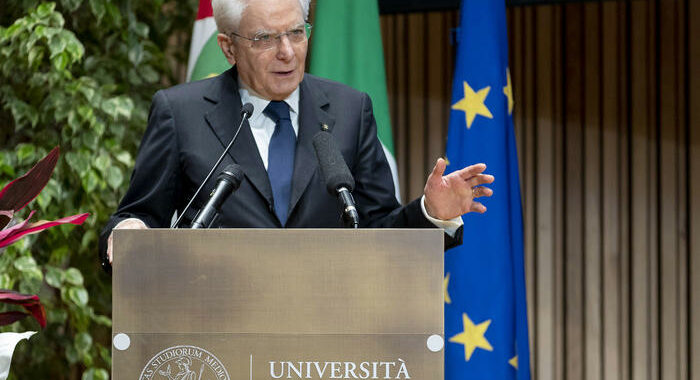 Mattarella, salvaguardia vita umana in mare condizione pace