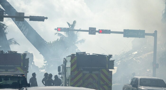 Miami: almeno 4 morti e 159 dispersi in crollo edificio