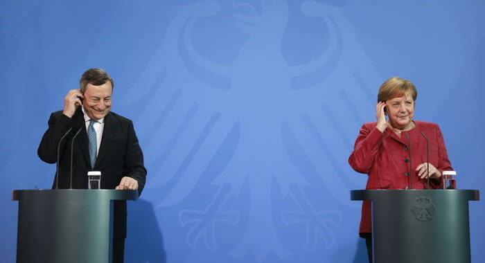 Migranti: Draghi-Merkel, sì a rinnovo accordo con Turchia