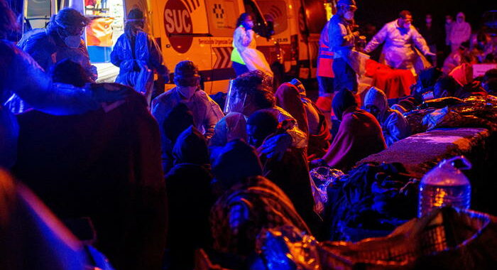 Migranti: naufragio alle Canarie, 3 morti e 5 dispersi