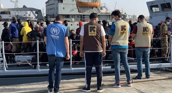 Migranti:Unhcr, 274 riportati in Libia da Guardia costiera