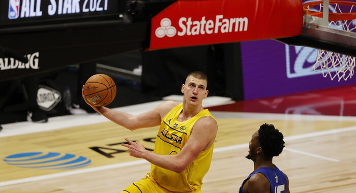 Nba, il serbo Jokic di Denver miglior giocatore della stagione