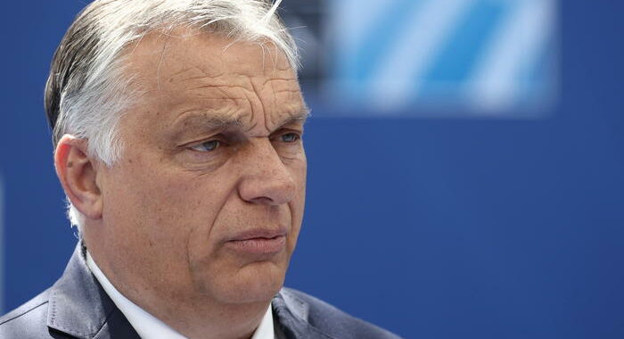 Orban, i migranti fenomeno organizzato, un ‘male’ da fermare