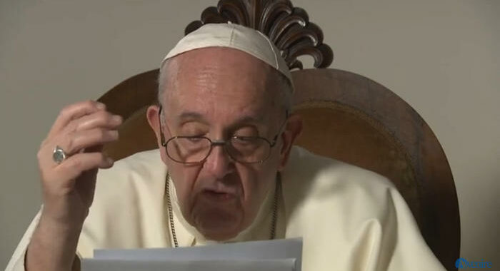 Papa: dopo pandemia si punti a condizioni lavoro umane