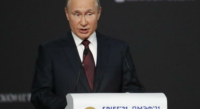 Putin a Michel, controproducenti le sanzioni Ue a Minsk
