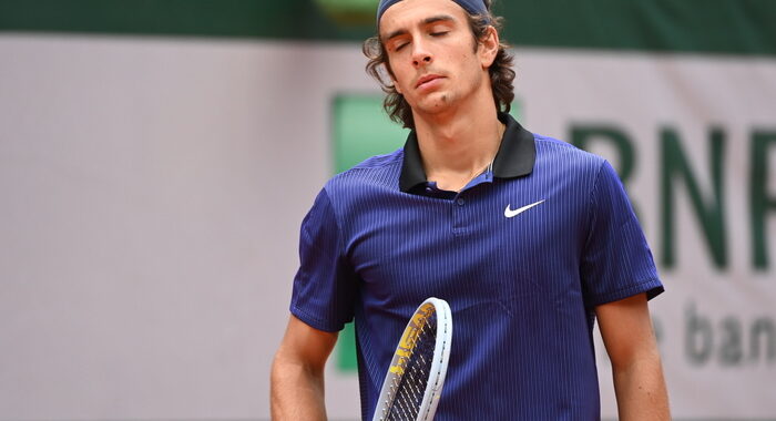 Roland Garros: Musetti illude poi crolla, Djokovic ai quarti
