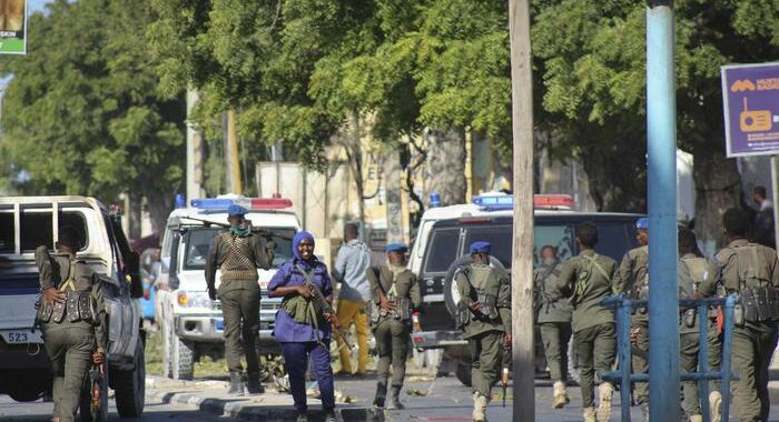 Somalia: attentato suicida contro militari,almeno 15 morti