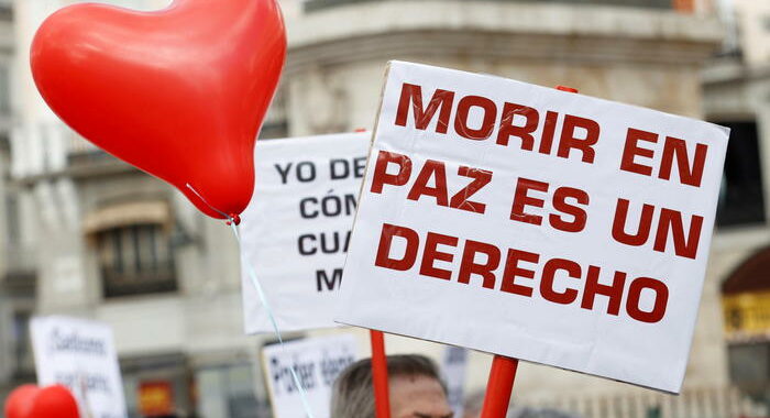 Spagna: da oggi in vigore la legge sull’eutanasia
