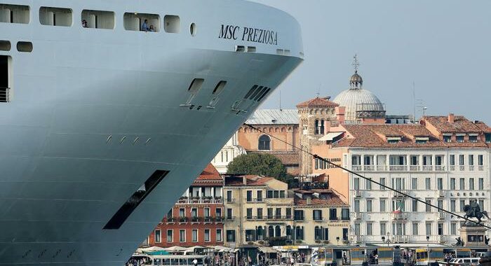 Unesco, senza interventi Grandi Navi Venezia in pericolo