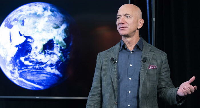 A 82 anni nello spazio con Bezos, la rivincita di Wally Funk