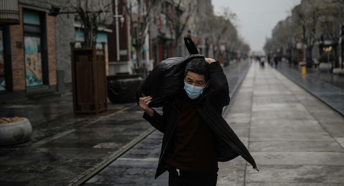 Covid: 76 nuovi casi in Cina, ai massimi da gennaio
