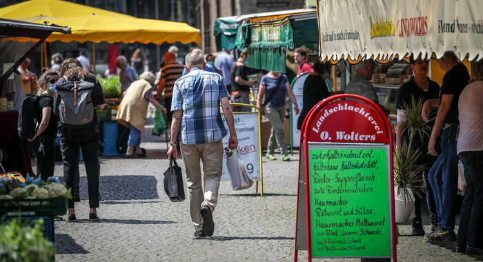 Covid: Koch Institut, iniziata quarta ondata in Germania