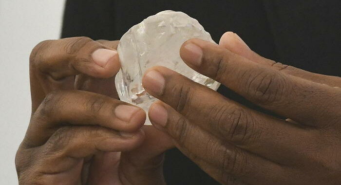 Enorme diamante da 1.174 carati trovato in Botswana