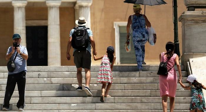 Grecia: 10 giorni di ondata di caldo, attesi 44 gradi