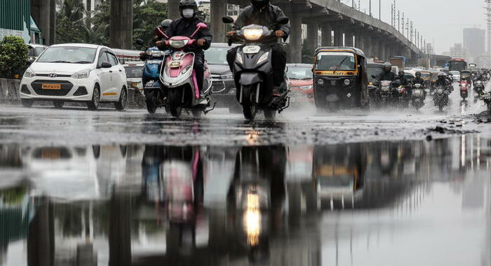 India, salite a 251 le vittime dei monsoni