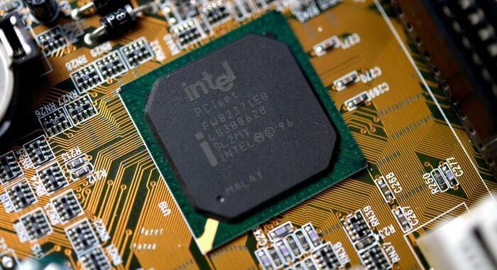 Intel avverte di una forte carenza di chip fino a settembre