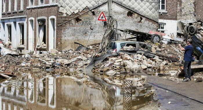 Maltempo: almeno 31 morti in Belgio, 163 i dispersi