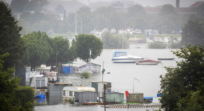 Maltempo: Olanda, 550 famiglie evacuate al sud