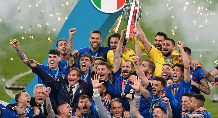 Papa: contento per le vittorie di Italia e Argentina