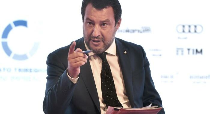 Referendum:Salvini scrive a Viminale e Anci, troppi problemi