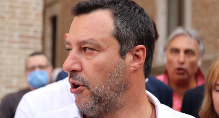 Salvini, mi sono vaccinato ma non è risposta a Draghi