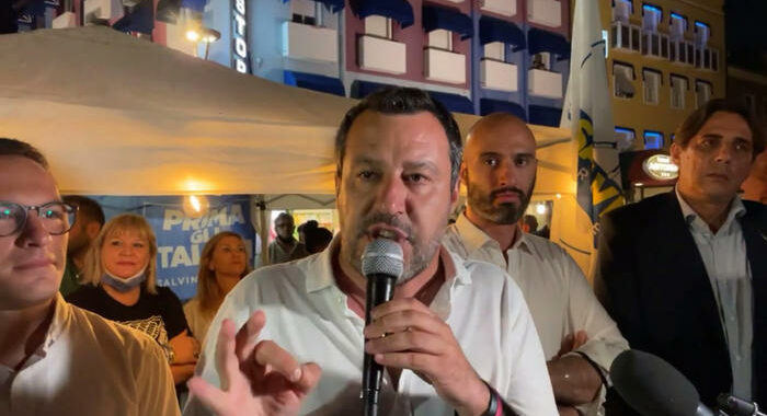 Salvini, se fosse stato espulso, quel signore sarebbe vivo