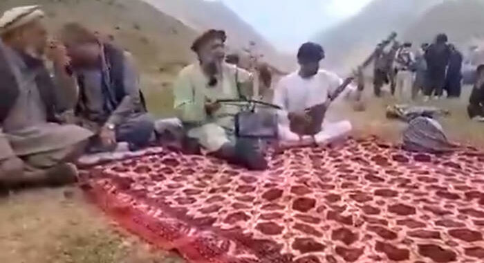 Afghanistan: ex ministro, cantante folk ucciso da talebani