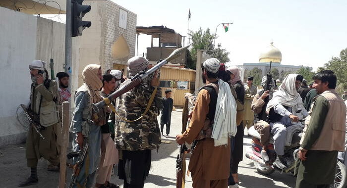 Afghanistan: i Talebani conquistano Mazar-i Sharif