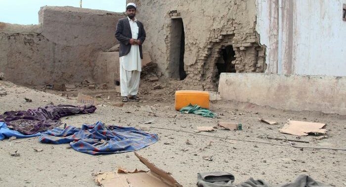 Afghanistan: media,scontri per bandiera a Jalalabad, morti