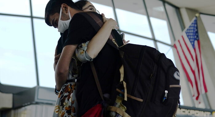 Afghanistan, oltre 100 mila le persone evacuate dal 14 agosto