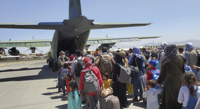 Afghanistan: oltre 100mila persone evacuate da fine luglio
