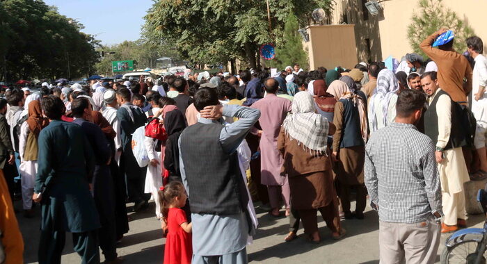 Afghanistan, Usa ad americani: non andate in aeroporto Kabul