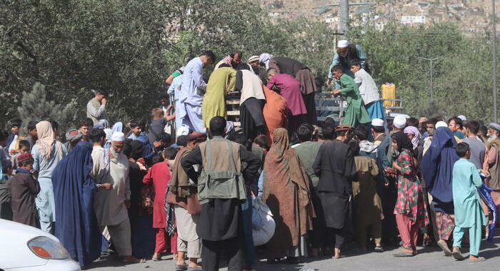 Afghanistan: Usa evacueranno 30 mila persone entro 31 agosto