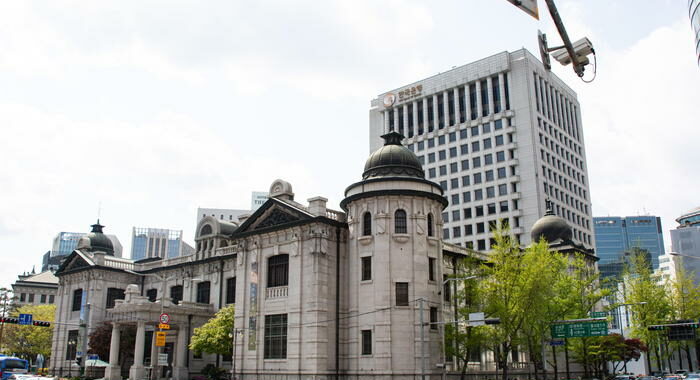 Banca centrale Corea Sud rialza tassi, prima in era Covid
