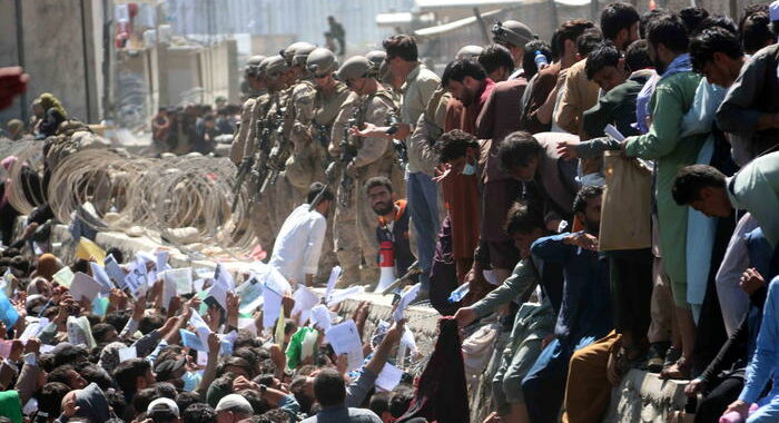 Bbc, ‘nel caos attacco Kabul molti uccisi da truppe Usa’