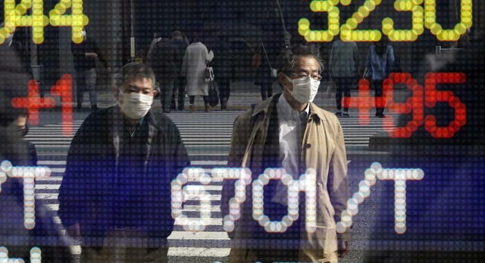 Borsa: a Tokyo apertura in aumento (+0,52%)