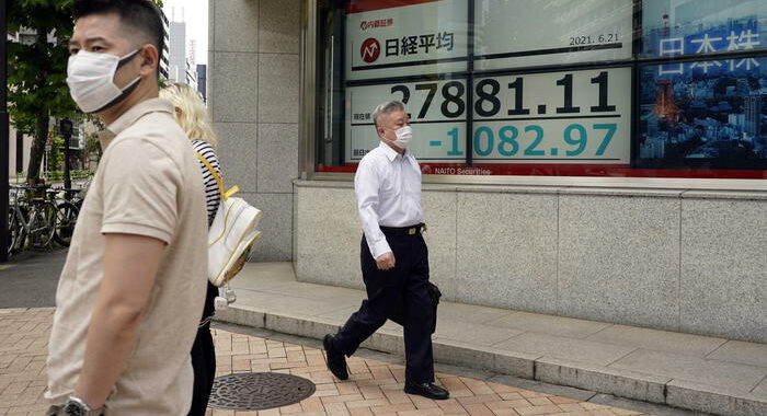 Borsa: a Tokyo apertura in netto calo (-1,36%)
