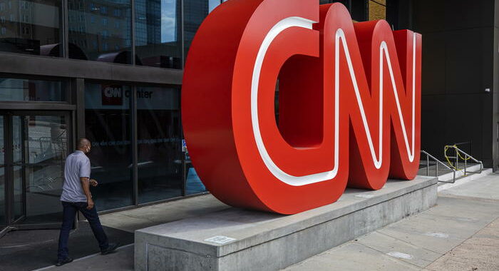 Cnn licenzia tre dipendenti per non essersi vaccinati