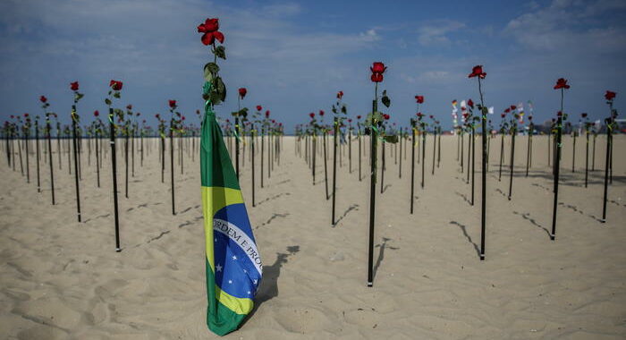 Covid: Brasile, 270 morti in 24 ore, minor numero da gennaio