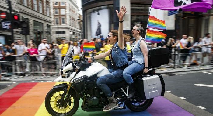 Covid: Gay Pride Londra cancellato per secondo anno di fila