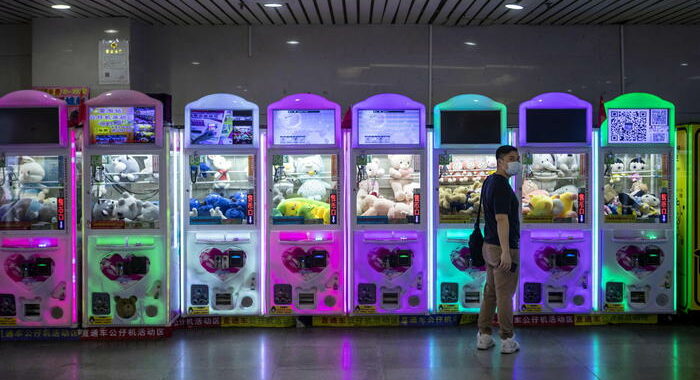 Dopo stretta Cina su videogiochi, giù sviluppatori Tencent e NetEase