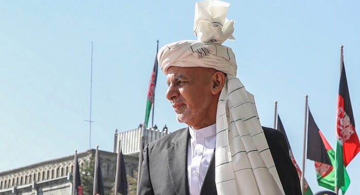Ex presidente afgano Ghani è negli Emirati Arabi Uniti