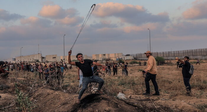 Gaza: dimostrazioni al confine con Israele, feriti