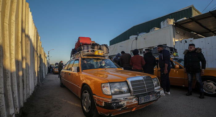 Gaza: Egitto richiude valico di Rafah sine die