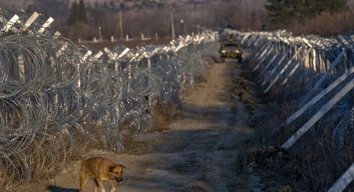Grecia: muro anti-migranti di 40 km a confine con Turchia
