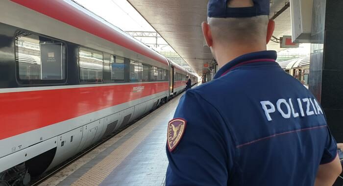 Green pass: sindacati, contrari a blocco dei treni, sì a vaccini
